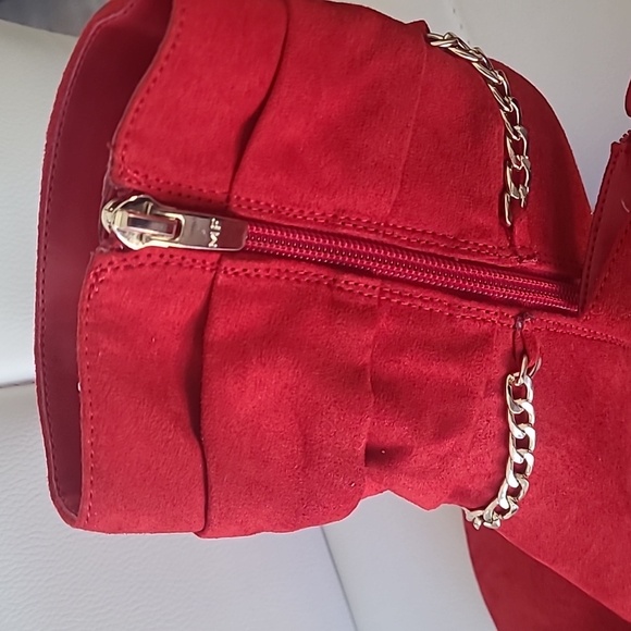 MARC FISHER Danisa Red Faux Suede Gold Tone Chain Ankle Heeled Boots SIZE: 6.5 - Picture 3 of 4